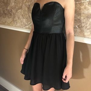 Strapless short dress